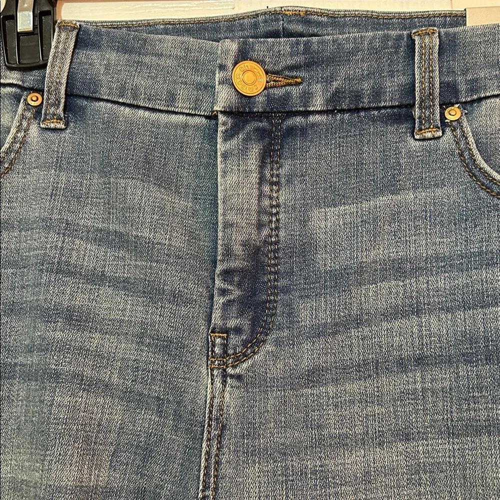 NWT Chico’s size 12 US/ 2T decorative hem jeans 26 in inseam. - Picture 2 of 7
